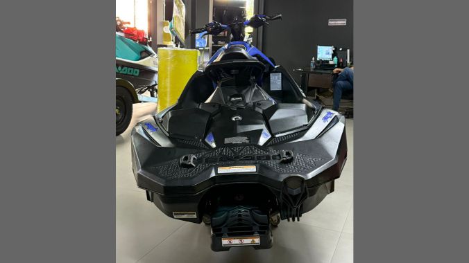 02 Spark Trixx 3Up