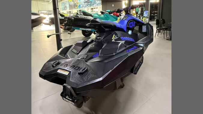 06 Spark Trixx 3Up