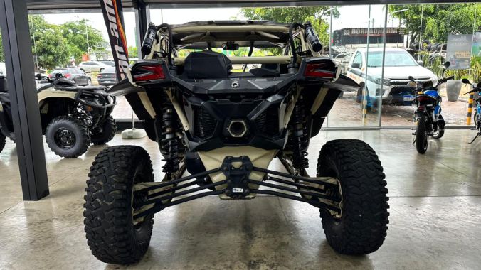 04 Maverick X3 Xrc