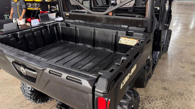 06 Defender Max HD8 DPS