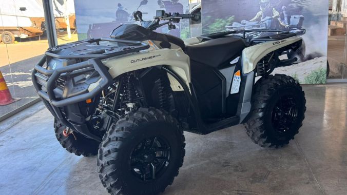 04 Can Am Outlander PRO HD5 2025