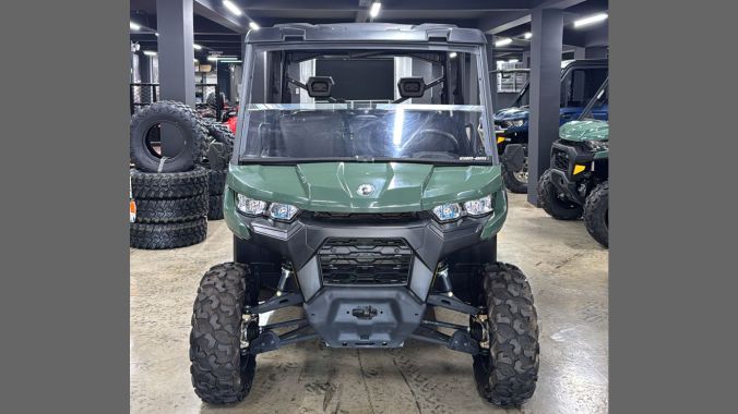 02 Can Am Defender DPS HD7 2024