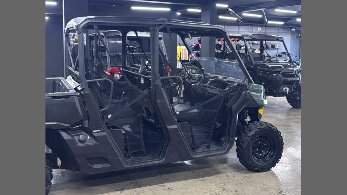 06 Can Am Defender DPS HD7 2024