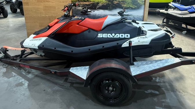 02 Sea Doo Spark Trixx 1 UP 2024