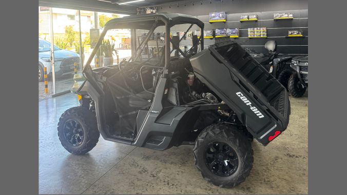 05 Can Am Defender DPS HD7 2025